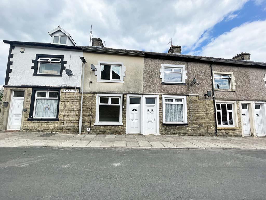 2 bedroom mid terrace house SSTC in Barnoldswick - IMG_5046.jpg